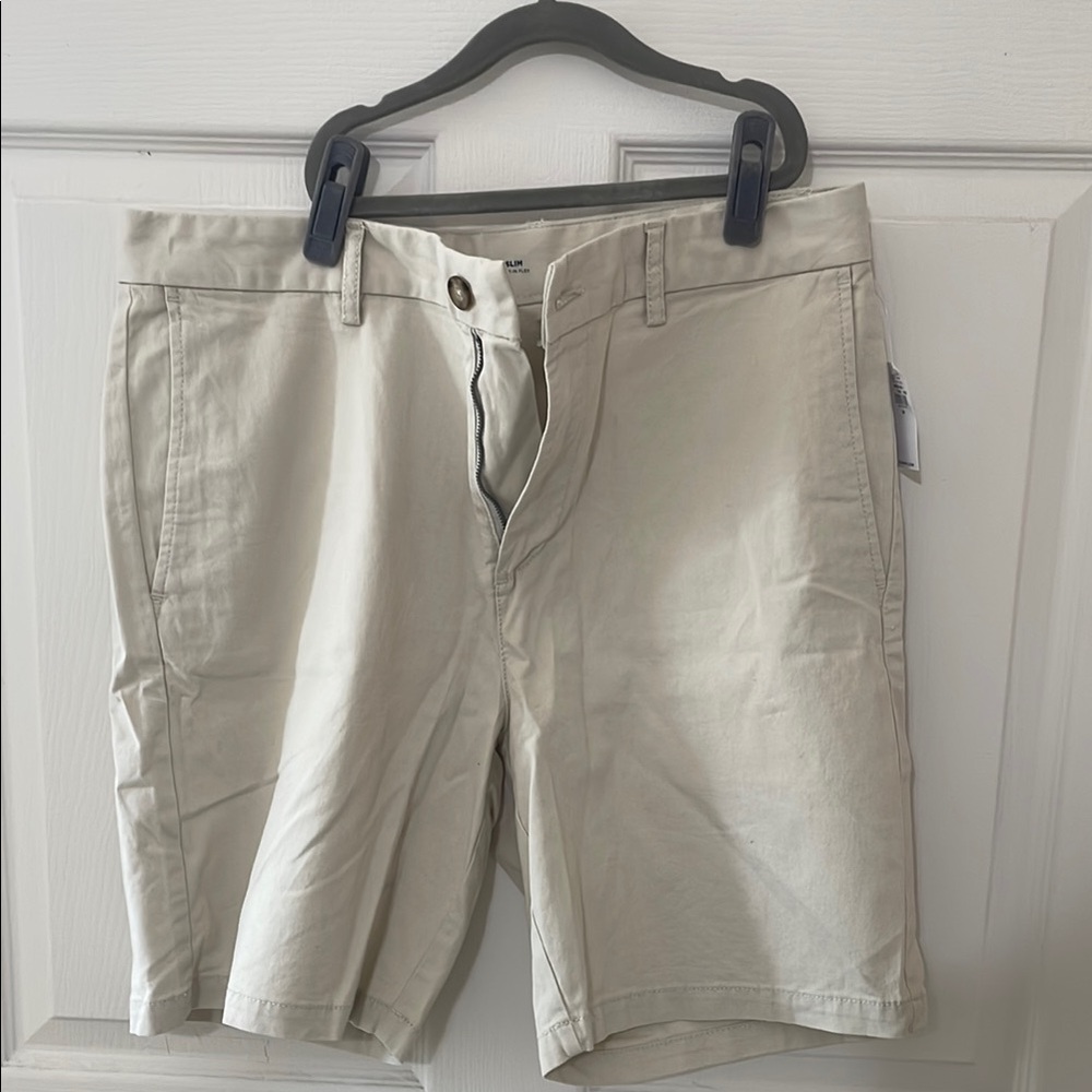 NWT Old Navy shorts size 34